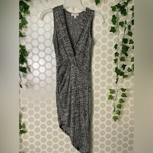 A’gaci Women's grey/white sleeveless V-neck mini pencil dress Size S